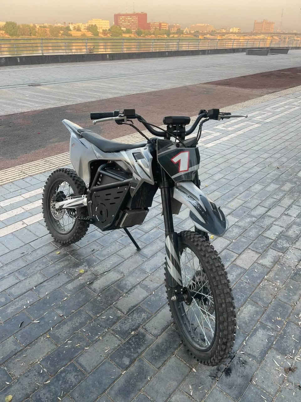 سلام عليك
دراجه شحن قفاز للبيع سرعه 160دراجه زنجيل 
العنوان بغداد مدينه الصدر 
الرقم *********** انتصل وتدلل
