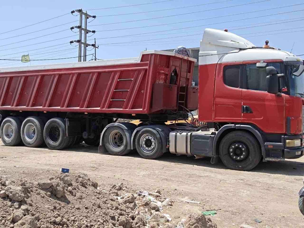 السلام عليكم 
سكانيا للبيع موديل 2000 مكينه 420 انجكتر ذرعه العربانه 30 متر سنويه لل 2028 
***********
غير متواجد على الفيس
