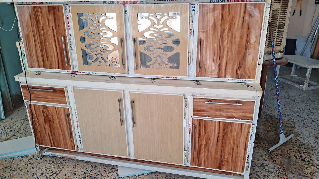 مستعمل البيع نضيف مابي اي ضرر 
كاونتر مترين وي المعلق سنكي ستيل متر ونص 
مكاني الكوفه شارع المطار السعر 280وساب 
او تصال *********** النجف, العراق
