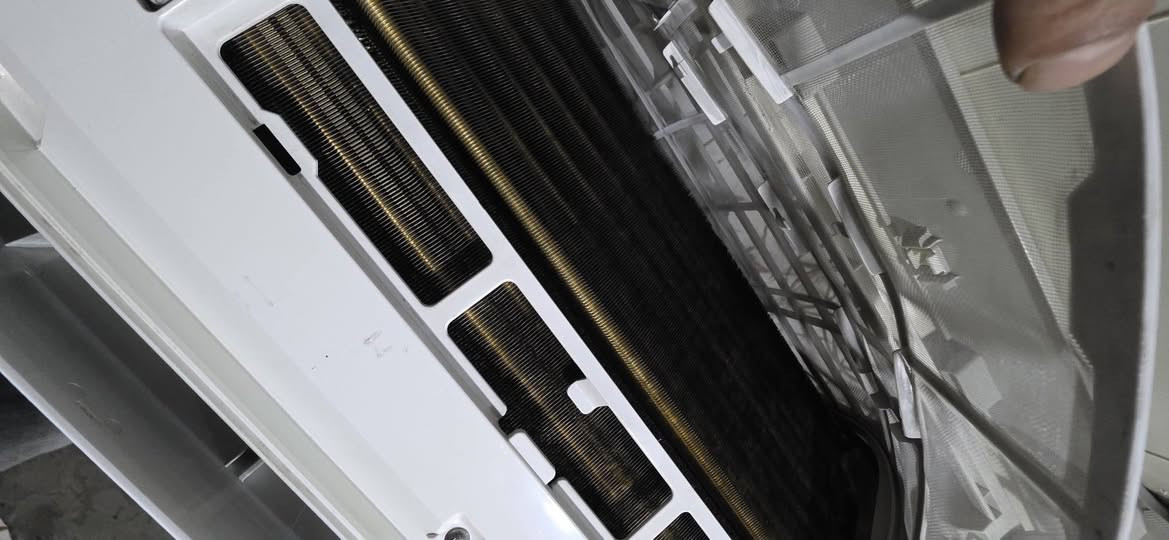 للبيع سبلت ميديا ستار معمل توسوت 
حجم 2 طن بحالة ممتازة، 
مناسب للأجواء العراقية الحارة.
✅ المواصفات:

* 📌 الماركة:  ميديا ستار  معمل توسوت 
* 📌 سعة التبريد: 24000 BTU (2 طن)
*📌سعه التدفئة BTU 24000
* 📌 غاز التبريد: R410A
* 📌 كهرباء: 220-240V / 50Hz
* 📌 هادئ أثناء التشغيل

❄️ تبريد سريع وأداء ثابت، مناسب للبيوت

مع كامل ملحقاته بواري ريمونت قاعده وايرات 
غازه مقفول  يعني جاهز من كلشي 

💰 السعر: (400 الف) غير قابل للتفاوض 
📍 الموقع: (بغداد) 
📞 للاستفسار والمراسلة او وتساب
                 ***********
