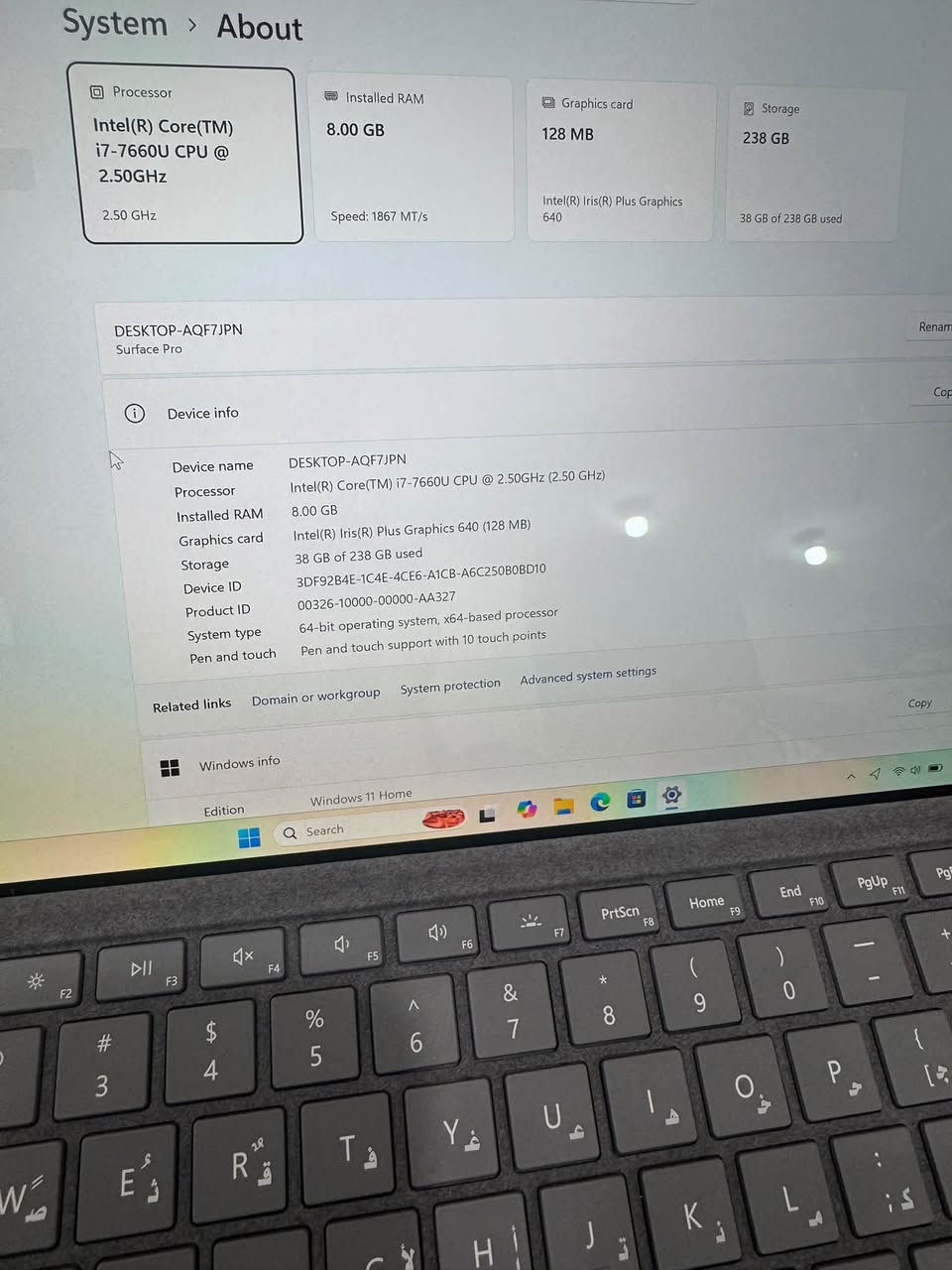 Surface Pro ٥ • i7-7660U • بطارية ٦ شحنات