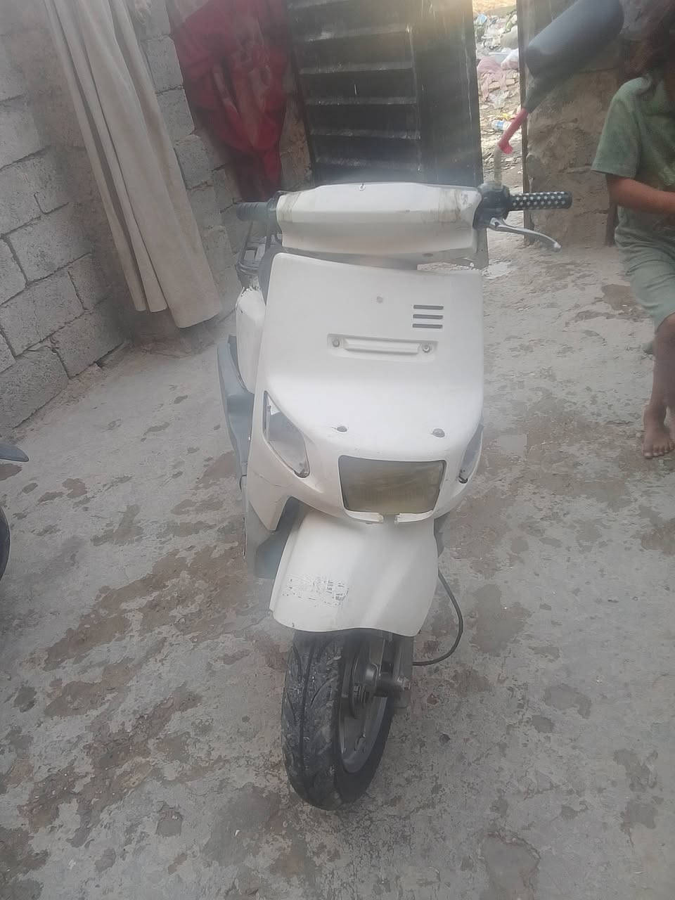 زعفرانيه
بيع مراوس
كوم حديد
بيه صوت بلكلج أو جواكيج ماعرف
وبريك مابيها
كوم حديد عندك مراوس دز صور 
بيع150
***********
اذا اكو مراوس ايراني  كير
