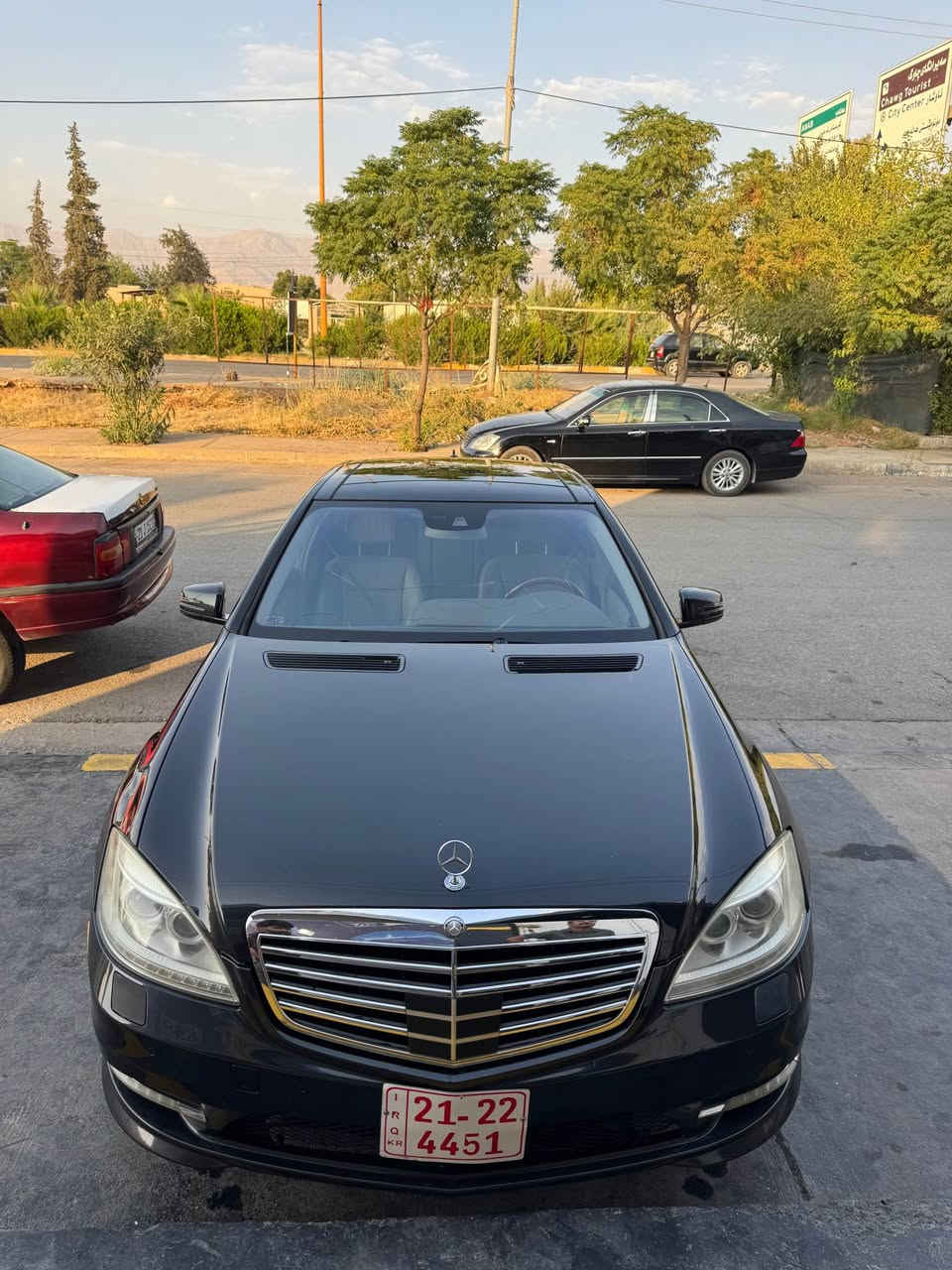 Mercedes s.class 550
مۆدێل ٢٠١٣ بیلاد
سەیارەکە بێ بۆیاخە و دەعامیەکانیشی بۆیاخ نیە
دوبەیە و زۆر تازە ماوە کۆدی هەیە
فرۆشتنی خێرا. پێشتر بە ٩٧ عەرزمان کردبوو لەبەر یەک دوو مەسروفی بەسیت ٨٢ وەرەقە و مەجالێکی کەم
ناو کرێمیە و جوان ماوە
دوو جێگە ساردی بچوکی هەیە ماباقی هیچی نیە
***********☎️ حلبجة, السليمانية
