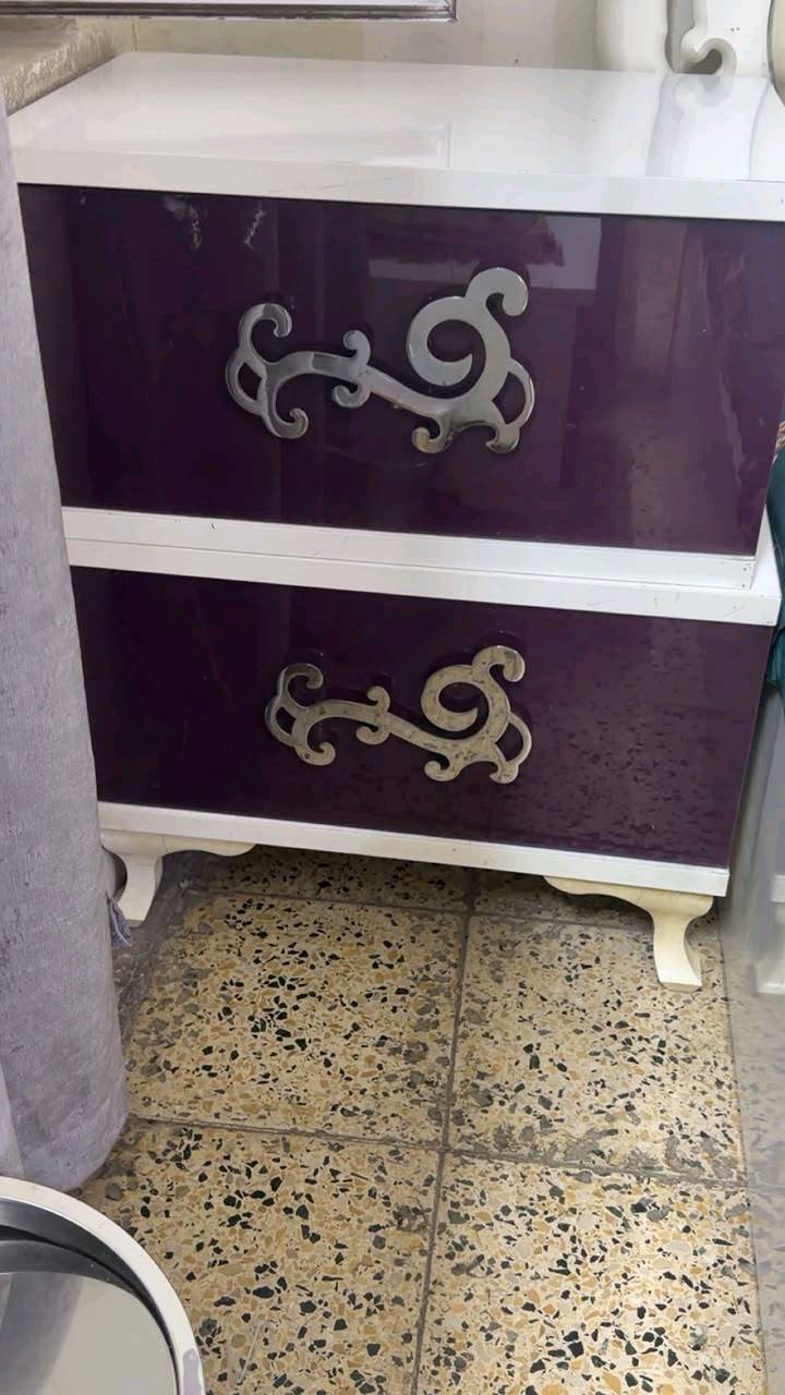 غرفه نوم مستعمله سعرهه ١٥٠  ٧قطع