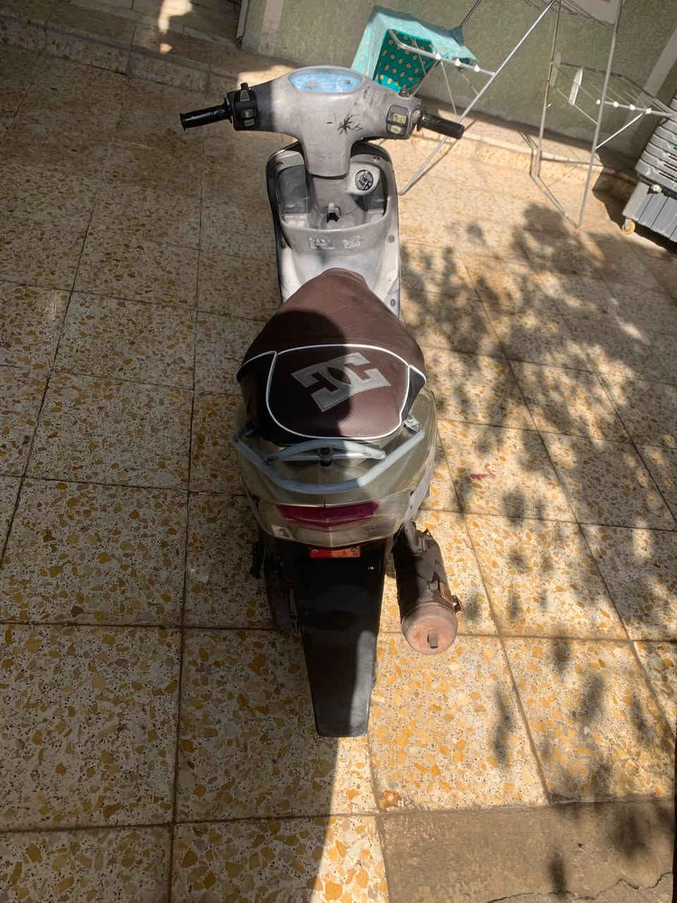 للبيع سالف هندر شغاله كهربائيات شغاله نقصه مازدا ورأس لايت موجود بس مكسوره منه قطعه لسعر ٤٥٠ مكاني حله مركز مدينه *********** وبي واتساب  (مفتوحه ولفات )
