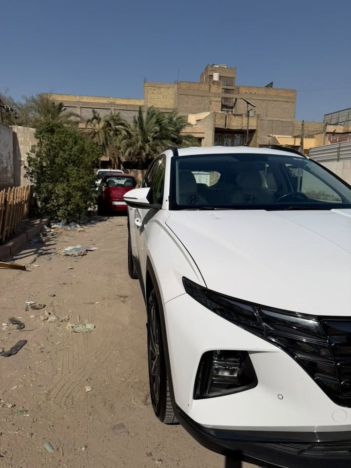 توكسان خليجي ٢٠٢٤
طخة بالباب خلف السائق 
و شخط بالبنيد والتكمة (موضح بالصور )
موضح بالصورة
ماشية ٧١ الف
محرك وكير مكفول بلاد
🔑 مفتاح التشغيل بصمة 
🔑 تشغيل عن بعد 
📍حساسات أمامية 
📍حساسات خلفية
🛞 حساسات ضغط الاطارات 
✨️ المرايا قابلة للطي كهرباء 
🌧 ماسحة خلفية 
🎈عدد AIR BAG 2
🚗 هاند بريك بصمة 
🚗 ا ABS 
🖥 دشبول شاشة ديجيتال 
🖥 شاشة Apple Car play 
📷 كاميرا دوارة 
🛣 مثبت السرعة Cruise 
🎶 ا Bluetooth / USB 
🔋شاحن هاتف Wireless 
⚡️مخرج منفذ الطاقة 
🔍فحص نظام السيارة 
❄️ قطعتين تبريد  
🚘 أوضاع القيادة Drive Mode 
🚘 ا ECO / NORMAL / SPORT 
🚘 أوتو هولد Auto Hold 
🪟 بردات أبواب خلفية 

السعر ٣٠ مليون 
للاتصال *********** (اتصال فقط)
