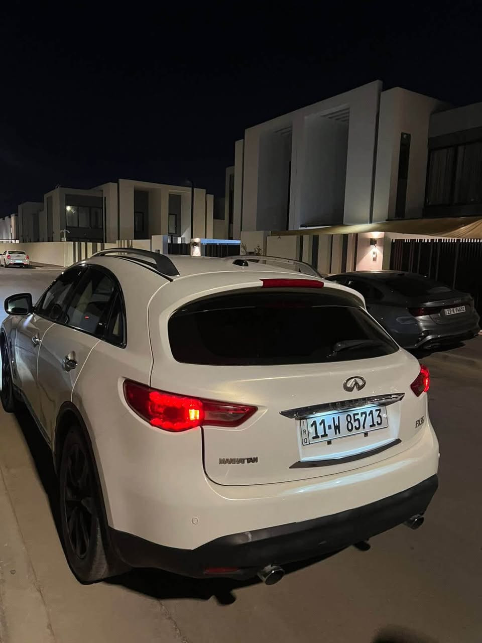 بما انه السوگ خارط و ماكو لا بيع ولا شراء و اللي يخابرون ما شاء الله اذا انت مخلي سعر السيارة الف دينار يجي يگلك هواي و يم الكوري و الصيني يدفع دفترين و هو مرتاح

قيمها باللي يرضي الله ما اريد انطي سعر 

انفنتي fx35 موديل 2011

لون ابيض صدفي مصبوغة حزام 

حادث غرق مبدل ضفاير و عقول 

السيارة اصلها فور ويل محور تو ويل 

مكينة نضيفة ممفتوحة 

ادامة كاملة جديد بلكات نوزلات مجاول 

گير جديد تيست 

اكسل جديد تيست 

صدر خلفي جديد 

صدر امامي نضيف ناقصة بس دبلات 

زوج تايرات جديد 

مواصفات السيارة : 

محرك v6 vq35 

كامرات 360 

حساسات 360 

مري قلاب 

فتحة سقف 

دخول ذكي 

كشنات كهرباء جلد تدفئة تبريد 

خزن ميموري 

جنطة كهرباء 

تحكم ستيرن 

السيارة اكفلك گشر نضيف و ميكانيك بشرط 

رقم بغداد مشروع وطني جديد تحويل مباشر ثاني يوم 

للاستفسار الاتصال ***********
