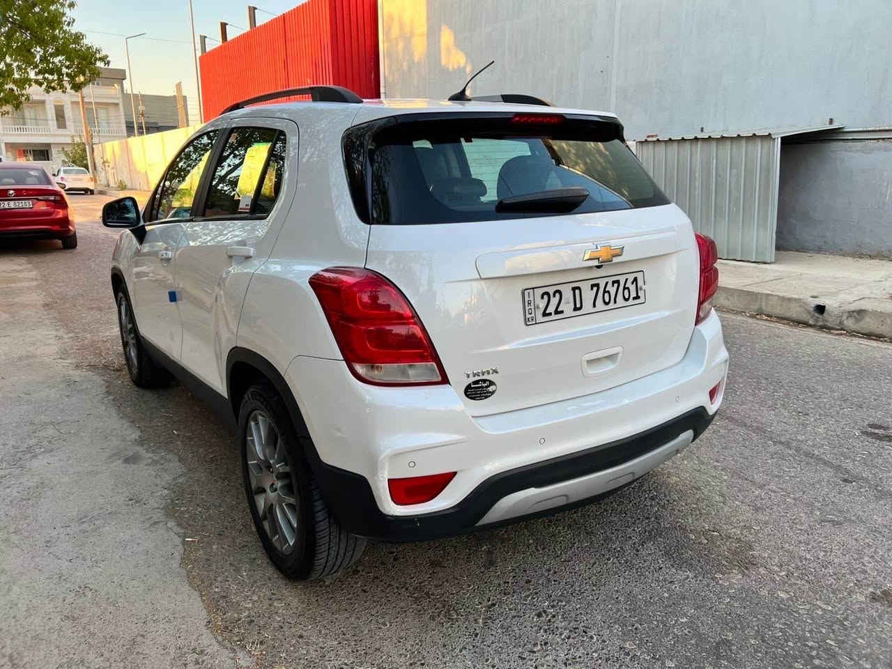 سەرەتە بە ناوی خوای گەورە
 shoflet trax 2021 مۆدێل  
دوو پارچەی بۆیاخە بێناو گرتن 
بە شەرتی بە ناو کردن 70هەزار خرامەی لەسەرە پاش معامەلە دەتدەینەوە 
سعر ٨٦ 
 رەقەم*********** أربيل, العراق
