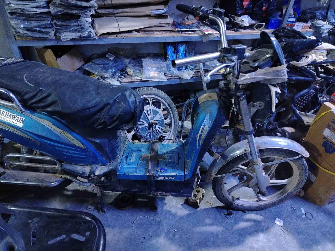 بايسكل للبيع بس  بطاريات شغال ما بي شي سعر ٥٠ رقم ***********
