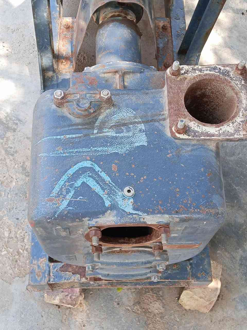 السلام عليكم مضخه ماء كهربائي 4×4
18 حصان المنشأ ايطالي باقي التفاصيل
في البليته علماً استخدام قليل جديد على 
وضع الشركه العنوان واسط الكوت اتصال
***********
