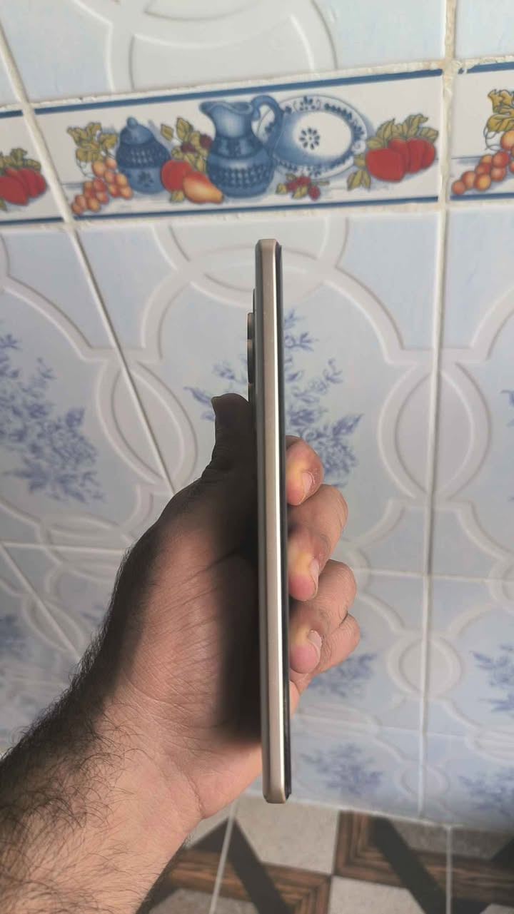 Realme 15 pro 5G
512GB
Ram 12+14
%99xawen
Android 16
Be ashya 
Tanha kavaru lazgay shashay pewaya
Nrxi470 w majale kam
La karkukm gayandn haya bo hamu shwene ba 10 hazar

____________________________

Realme 15 Pro 5G
512GB
Ram 12+14
أندرويد 16
 نسخة عالمية دبل سيم
مكفول 
نضافة 99بالمية
بدون ملحقات مجرد غلاف+ لاصق شاشة اصلي 
السعر :470 الف ومجال بسيط
مكاني كركوك اسرى مفقودين ، فرع كاهي الوليد
*********** كركوك, العراق
