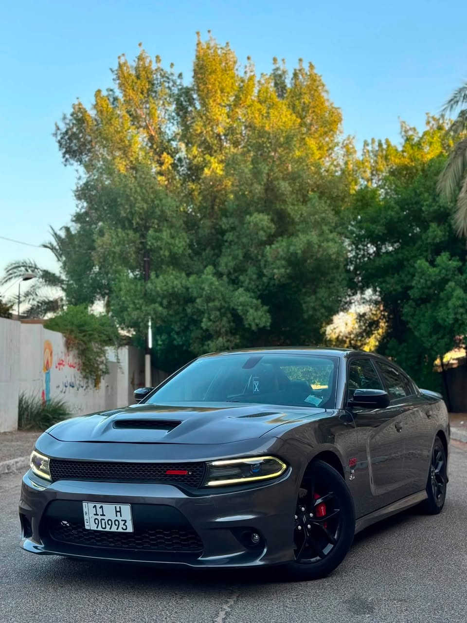 السلام عليكم 
من اقوى الصناعات الامريكيه 
جارجر 2016 سكات باك 
6.4 ليتر V8 HEMI (تنفس طبيعي)
يعني 485 حصان
كير رياضي من 8 سرعات (TorqueFlite)
خلال 4.3 إلى 4.5 ثانية تقريباً تسارع من 0-100 كم
نضام تعليق رياضي مخصص للحلبات
السياره بيه 3 قطع رش حادث امريكا
فول مواصفات عدا فتحت السقف
الكير والمحرك بلاديات ومامفتوحات 
وهاي من اهم الامور بالسيارات الرياضيه
السياره عليه تزويد واضافات بامريكا 
تتميز بنغمة V8 طربية وقوية بفضل نظام العادم الرياضي (Active Exhaust).
شاشه بحجم 8.4 لمس تدعم نضام Uconnect و CarPlay و Android و Performance Pages
شاشه عداد رقميه 7 انش 
رادار جانبي
حساسات خلفيه 
مري جانبيه قلابه 
كشنات خزن ميوري
داخل احمر بلادي
الكشنات تدفئه وتبريد
الستيرن تدفئه
الكشنات الاماميه كهرباء 
فول تحكم استيرن 
شفتات استيرن
اوامر صوتيه
علامة ال Scat Pack Bee على الكشنات والشباك الامامي 
نضام صوت Alpine ومضخمات من Subwoofer 
4 مكابح Brembo
نضام زنون عالي ناصي بلادي
سقف روز رايز
السياره جاهزه كير ومحرك وحداديه وتبريد 
وتخم تاير واي نقص مابيه 
#ولا_اي_مسج_بشاشة_الاعطال 
وبيه تفاصيل واضافات هواي 
السعر 155 وبيه مجال 
عنواني بغداد
متواجد واتساب ***********
