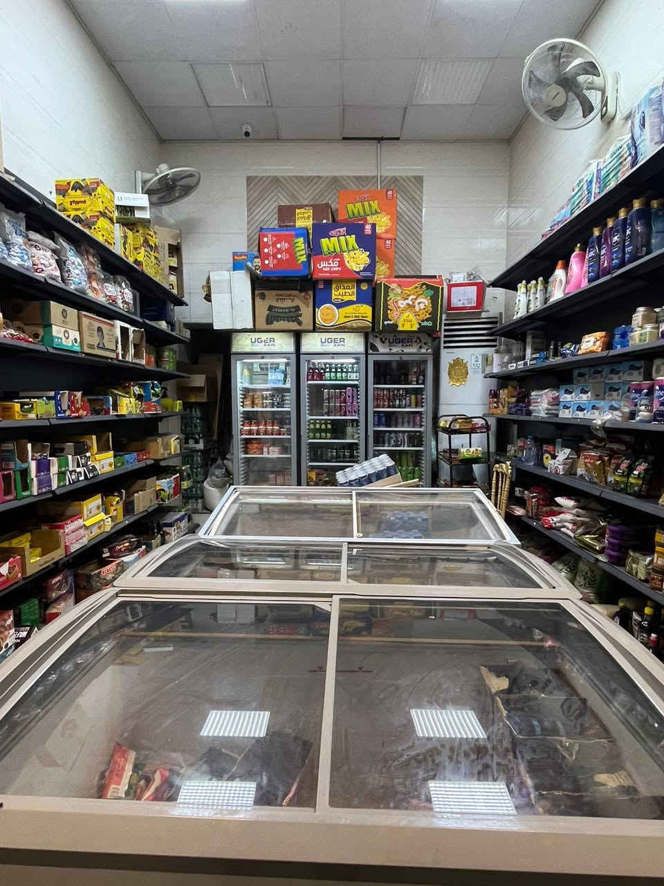 🔴للبيع سوبر ماركت شغال ومجهز بالكامل مع البضاعة والديكورات، بموقع استراتيجي وحيوي جداً على شارع تجاري رئيسي يتميز بحركة نشطة على مدار اليوم.
​الموقع: [نهايه جسر باب طويريج بدايه شارع ميثم التمار] – يقع على شارع تجاري حركي وممتلئ بالزبائن.
​الحالة: شغال حالياً وبدخل يومي ممتاز ولله الحمد.
​السبب: [عدم التفرغ ].
، يرجى الاتصال أو التواصل عبر الواتساب على الرقم
📲 [***********]
