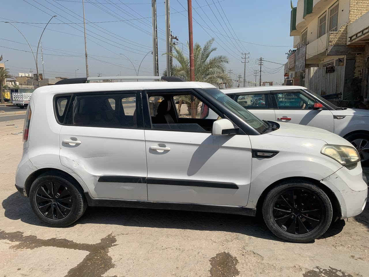 الســــــلام عليكم
بعد اذن الادمن

الســعـر  87   $
بيها خبزه 😉 (نص گرصة بالدشبول)...
كيا صول 2011، خليجي، 1600، تبريد فول، ماشية 248000 كم، رقم اربيل، سنويه 2030، السيارة نظيفه مثل ما واضح بالصور وسونارها كذلك موجود، ***********

نص مكتوب في الصور:
- i love here hila 17-9-2017