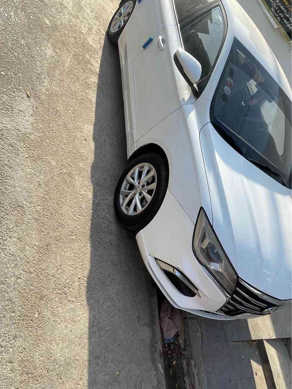 سلام عليكم 
سياره MG صيني مديل 2021 رقم بغداد راعيه بل نجف شرط المداور امانه الله سياره ما متعوبه حادثه بيه باب السايق نص منه وربع جاملغ خلفي صار عدنه هذا الحادث باقي السياره كفاله رقمي *********** النجف, العراق
