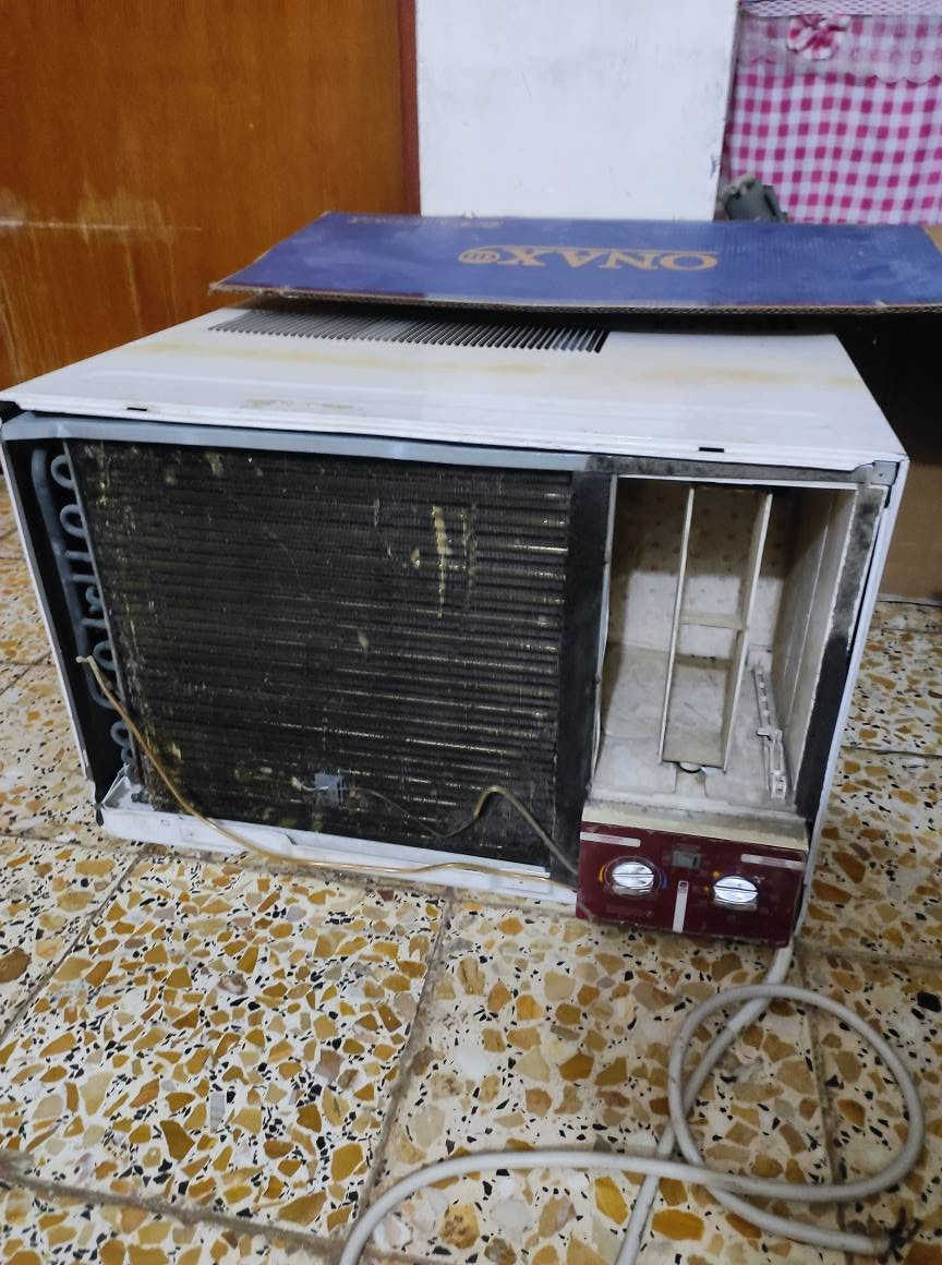 عندي هذا المكيف الضهر يفصل باقي الوقت تبريد فول سعره 160 قفل مكاني ناصريه مركز *********** ناصرية, ذي قار
