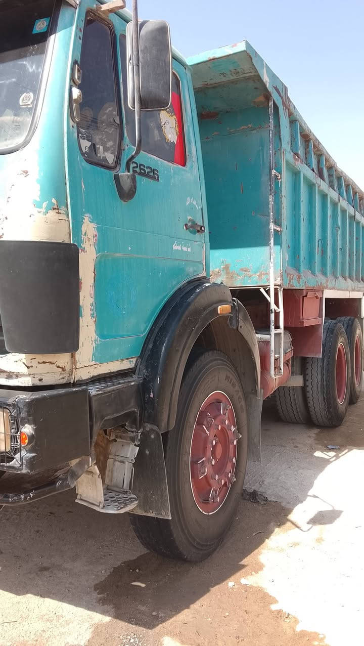 سلام عليكم اخوان بتره للبيع موديل ٧٥ شاصي مامكفول مبطن ضهر مكينة ٢٥ كير ١١٢ مجموعه نص جيف رباط اعوج رقم بابل انكليزي بسمي عنوان نجف حي ميسان إتصال ***********

