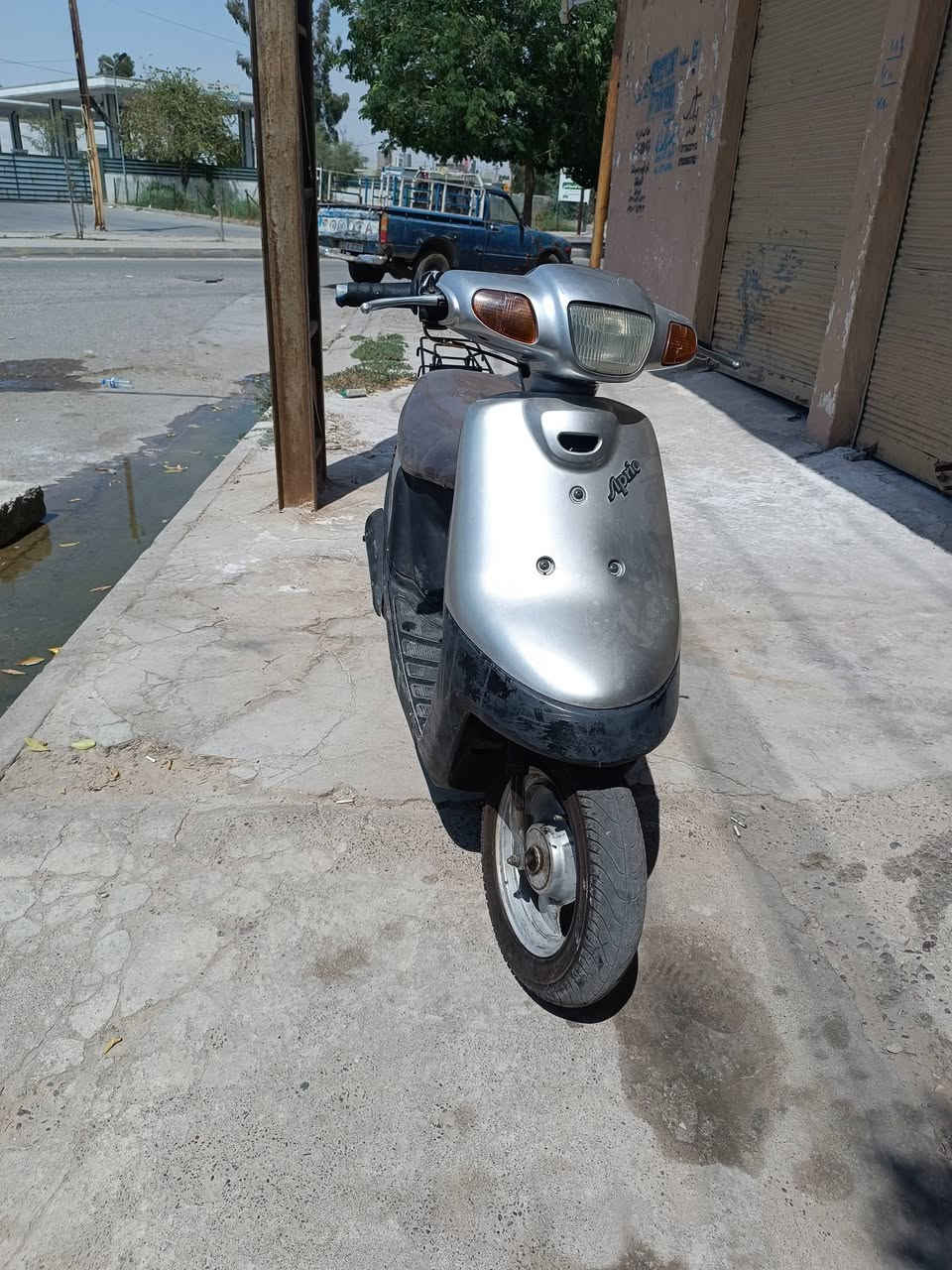 ماطور بوتين شرط شغل تحريكه ومعدل  درع اصلي كله شرط اصلي تعمير فقط بستن  كصه وحده  نضافته 90 بلميه 
.....سعر 250  مكان حي سومر قرب ساحت الغاز ***********
