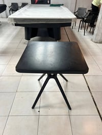 ميز طعام • عدد ٦ • بدون كراسي