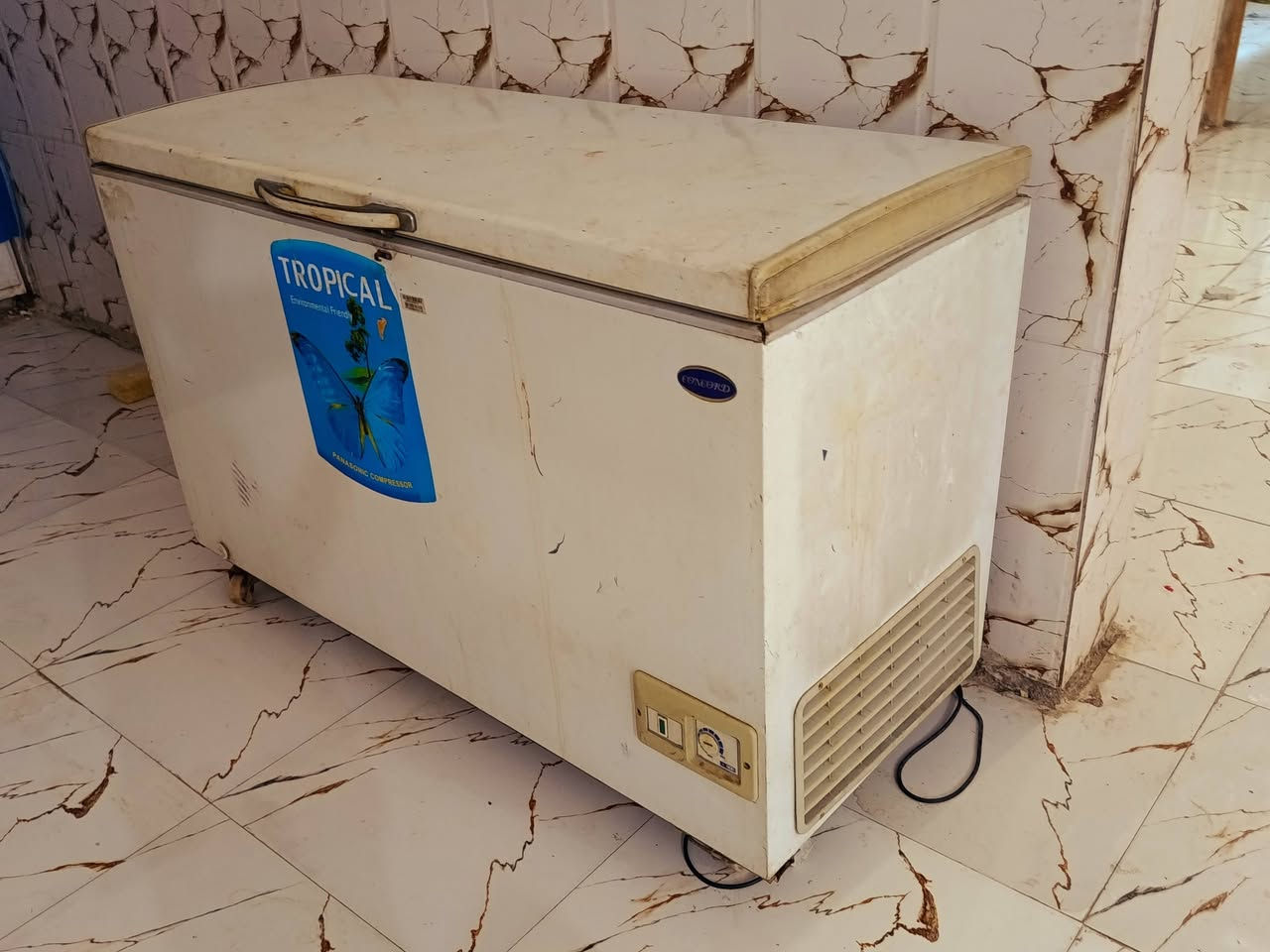سلام عليكم مجمده للبيع كلش ما عوزه بس غاز سعر 200وبيه مجال ***********

