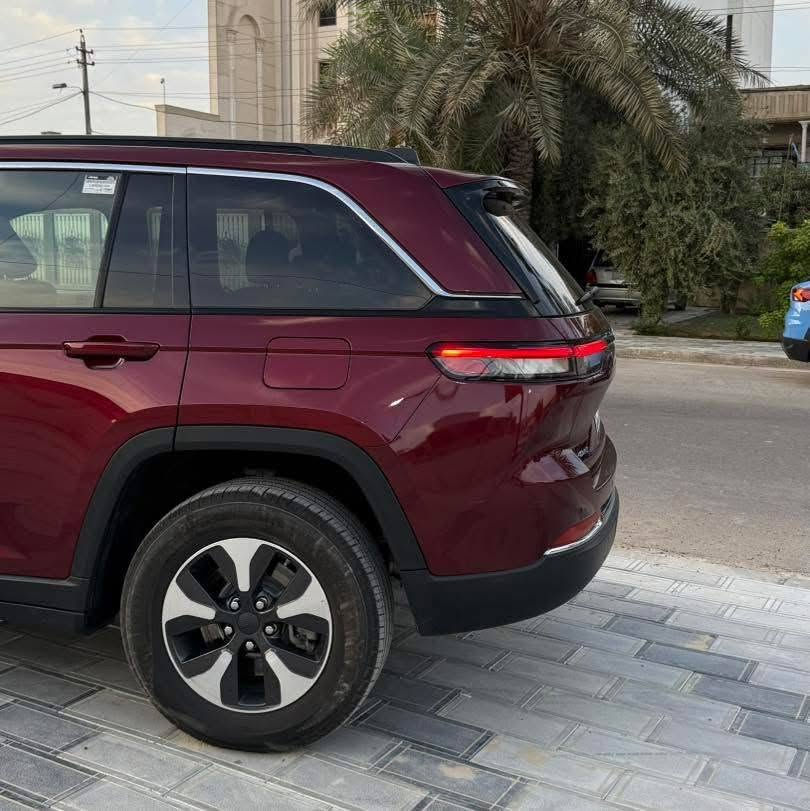 سلام عليكم جيب هايبرد وكهرباء وبانزين كفاله عامه مديل2024بسمي بغداد مكان البصره مركز سياره طابه تقرير تعمل وتسير من امريكه ماشيه 55كيلو  سعر 265 وبيه مجال 
رقم الهاتف ***********
