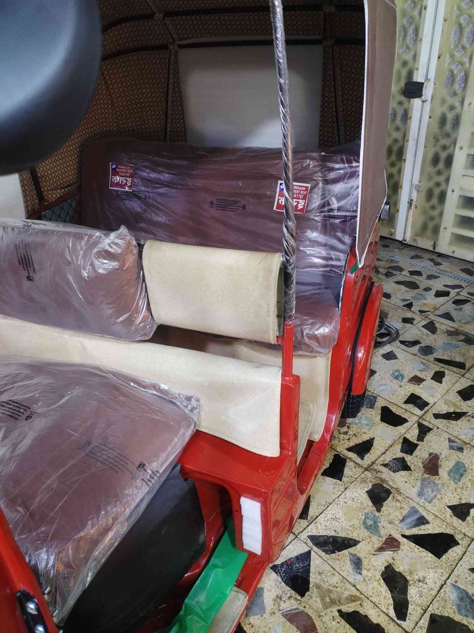 السلام عليكم تكتك موديل ١٨ لا ضربه ولا معجون معمر دوس وبيه رش كلير وصبغ بل لغود صفاح مابيه لا ضربه ولا صبغ تكتك احله من الصور اي خياس مابيه محرك كلش ناعم كهربايات كله شغاله تخم تاير رقم نكليزي تحويل ثاني يوم جادر جتمه دوسمه كله جديد بكلايتات سكنات لايتات مرايات كله جديد معمره عله ايدي كله شركه اي نقص مابيه
السعر ٦١٠٠ وبيه مجال للشراي ميعجبك السعر اعبر المنشور رقمي *********** مكاني الشعب
