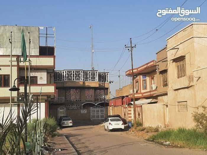 دار للبيع حي المعلمين الجديد قرب الشارع العام ( الحدائق ) المساحه 200 متر مربع  ركن البيت  البيت طابقين يتكون الطابق الارضي من 2 غرف نوم وصاله واستقبال ومطبخ وصحيات داخليه وخارجيه  ويتكون الطابق الثاني من 4 غرف نوم وصاله وصحيات
والطابق الثالث مغلف بلجينكو كامل مسكوف  البيت بناء درجه اولى من حيث الارضيه صب رفت 50 سم كل القطعه  للاستفسار الاتصال على الرقم ***********
دار للبيع حي المعلمين الجديد قرب الشارع العام ( الحدائق ) المساحه 200 متر مربع  ركن البيت  البيت طابقين يتكون الطابق الارضي من 2 غرف نوم وصاله واستقبال ومطبخ وصحيات داخليه وخارجيه  ويتكون الطابق الثاني من 4 غرف نوم وصاله وصحيات
