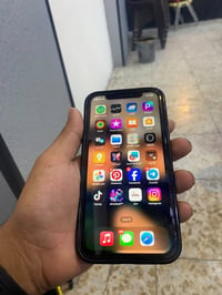 جبتلكم قطعتين نضيفه iPhone 11 Pro Max 📱   ١- ايفون ١١ برو ماكس 📱 لون ز...