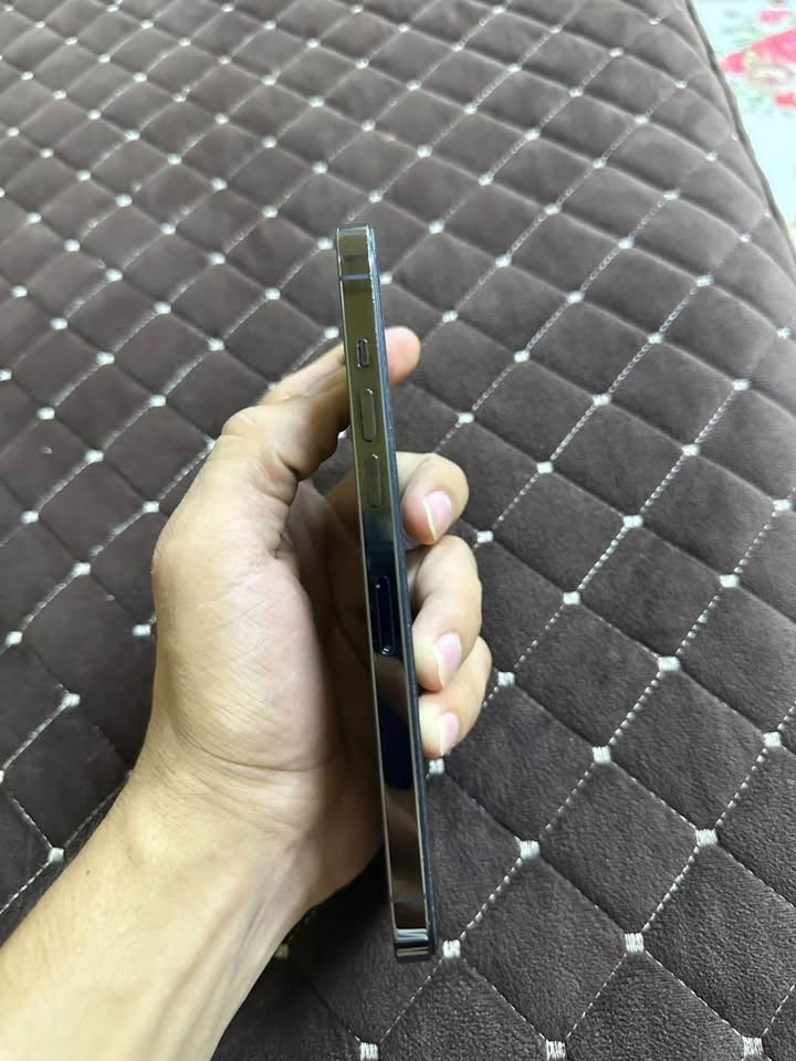 آيفون 12 برو • ٢٥٦ • بطارية ٨٧