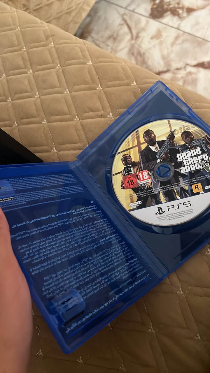 سلام عليكم ملحقات ps5 للبيع قاعدة جديدة اوربية سعر 25 وبيهة مجال قرص gta5 نسخة محسنة شخط مابيهة اشتريتهة قبل شهر جديدة يوبي اس كامل من كارتونة وكل شي قبل شهر اخذتة جديد 3000v 

مكاني بغداد 

سعر 200 وبيهن مجال 

رقم واتساب ***********
