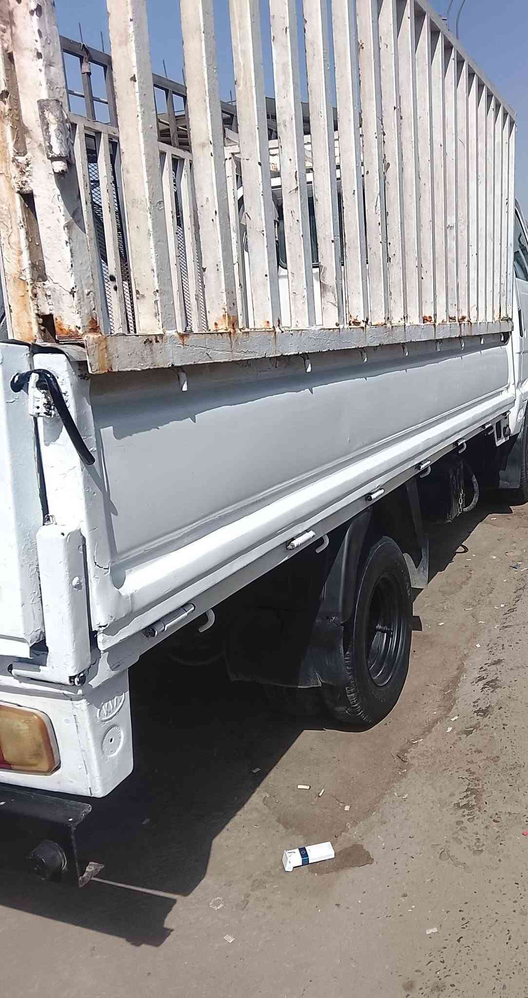 السلام عليكم.   كيا حمل للبيع موديل 97   تك قماره.    رقم بغداد مشروع وطني          سنويه ٢٨            بدي ٨جنكال   مكينه لا صرف ولا بخار            سعر ٥٣ وبيه مجال حك جيه   شرط عقد مروري        الاتصال على رقم الهاتف.           ***********.     @

نص مكتوب في الصور:
- A Tiktober PROJECT @user4199627533381
- @user4199627533381