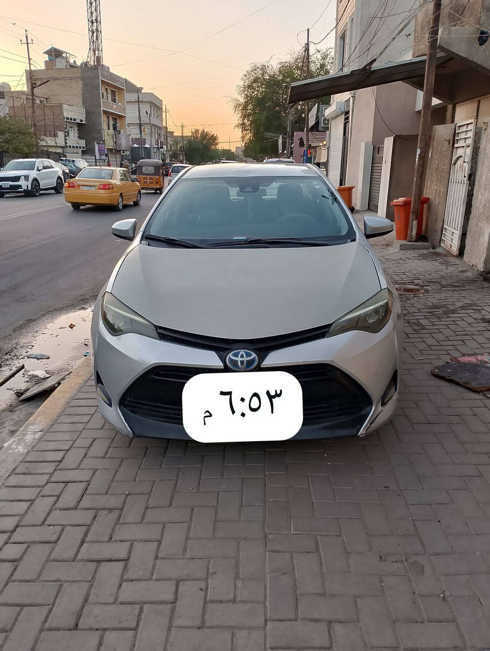 سلام عليكم 
للبيع او مراوس 
تيوتا كورلا 2018 LE أمريكي 115 وبيها مجال
رقم اربيل بسمي حادثها جاملغ وبونيد 
ثنينهن مبدلات ومصبوغات وبيها راس الشاصي فقط راس الشاصي مو كله مصلحه بل امارات السياره ماشيه 97 مايل وقابل للزياده كير محرك تبريد تدفئة كله كفاله مكاني بغداد الدورة /***********/
           *********** موجود واتساب
وتحياتي
