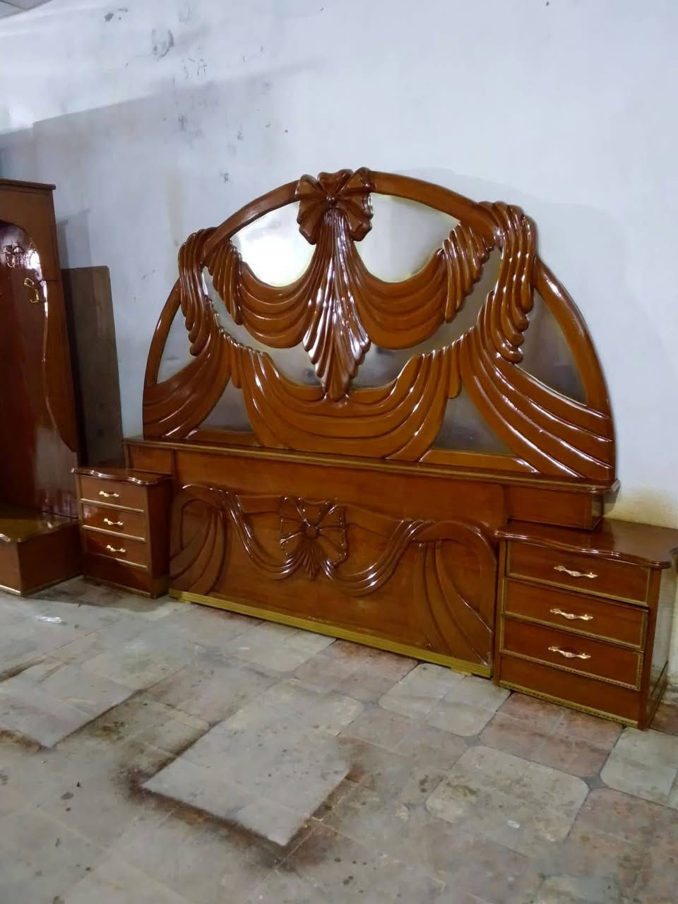 غرفة نوم صاج تسكام 5 ملم داخل وخارج طبيعي 
6باب ملحق اخت الجديده 
السعر 850 
العنوان حله ناحية ابو غرق 
***********
