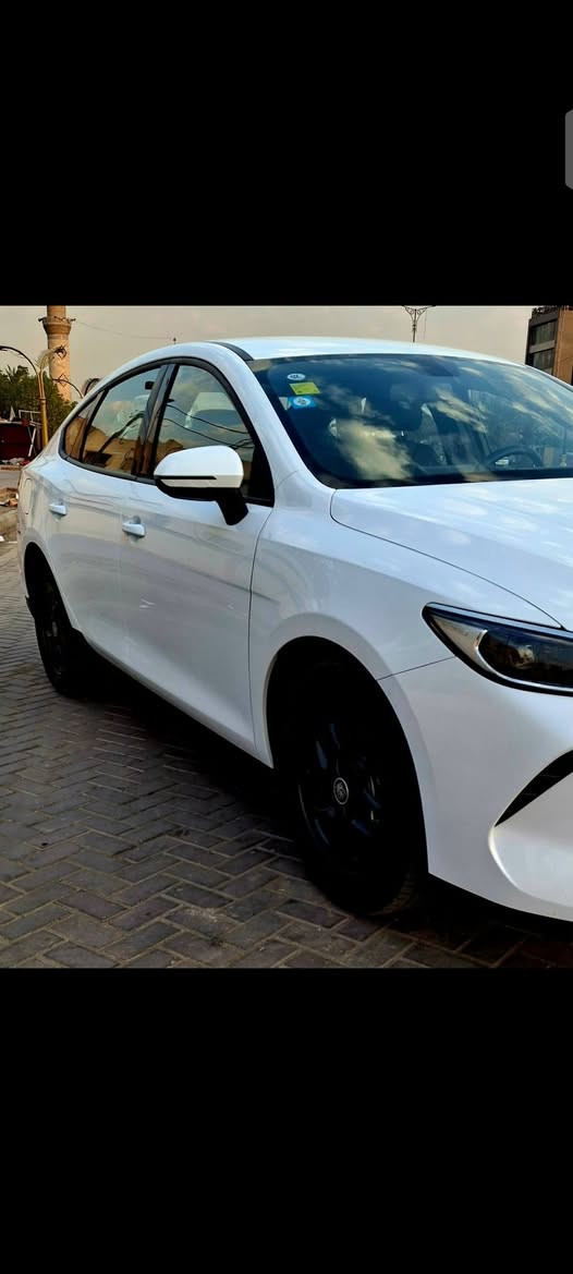 من رخصت مدير الكروب المحترم السلام عليكم بي واي دي كن بلاس ٢٠٢٥ السياره جديده مكفوله كفاله عامه عدا رصعه بالباب الصدر داخل زيتوني كل غراضهه موجوده حتى الكارت السعر  ٢٠  مليون و٨٠٠   بيهه مجال الاتصال   *********** ××× *********** مكان بغداد
