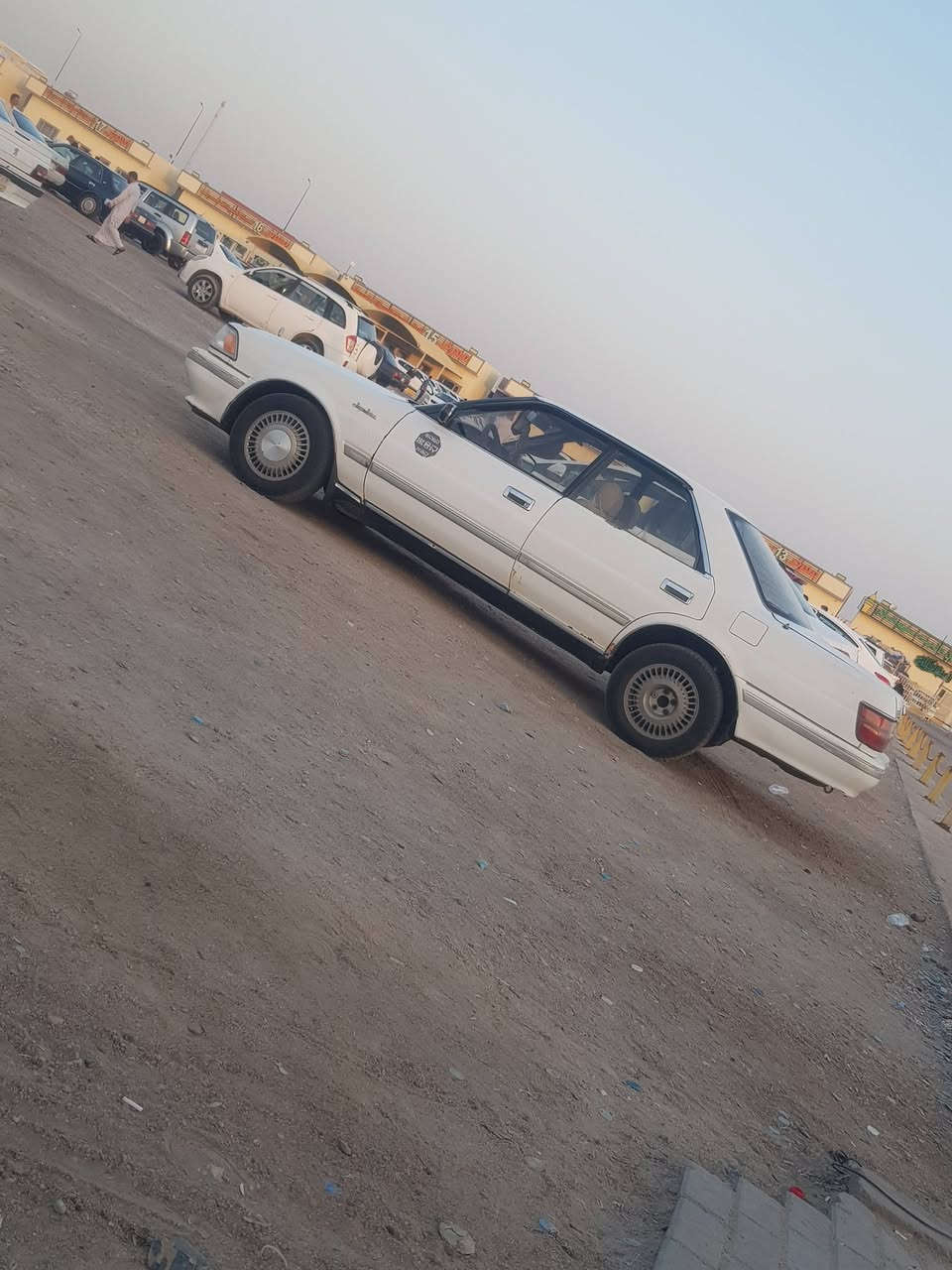 سلام عليكم سياره هارتوب يسره بلاد مديل ١٩٩٤ سياره مكفوله من نقل جثه ولكص والضربه الاستفسار الاتصال على  الرقم ***********
