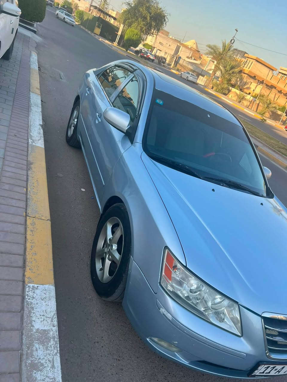 السلام عليكم 

للمراوس مع. Bmw
او بيع 

هونداي سوناتا 2006 وارد أمريكي رقم بغداد انكليزي شرط تحويل ثاني يوم محرك V6 حجم 3300  فول مواصفات  فتحه سقف سلايد روف شاشه بلاديه مانع انزلاق تبريد ثلج تدفئه ناركامله تخم تاير جديد ويل 17 صدر خلفي و امامي جديد  باتري جديد  السياره مصبوغه عام جماليه شرط بدون معجون و بدون قطره دواخل اثر جراد فقط السياره جديده و مال جناي 
 
السعر 80 

مكاني بغداد الكريعات
 الي يحب تفاصيل اكثر الاتصال على الرقم 
***********
