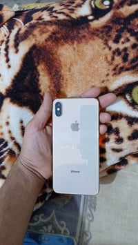 آيفون XS ماكس • ٥١٢ • بطاريه ١٠٠٪