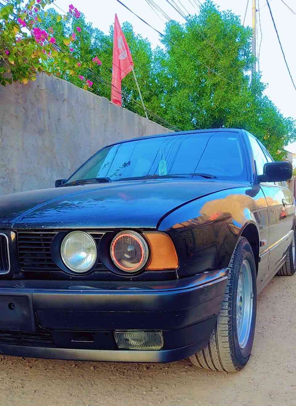 سلام عليكم 
٥٢٥ اصل مسكر موديل ٩٢ 
رقم اربيل دولي راعيها بالحله
تخم تاير جديد 
ويل خليه اصلي 
غرفه جلد تخبل لا شگ ولا تلزيك 
كهربائيات من الدعاميه للدعاميه بلاد 
تخم ماصدات جديد 
Abs شغال 
تبريد شغال لاكن قبل يومين طلع صوت بالفان 
مكينه بيه بداية تبخير وشرط ترايك وين ما تريد لاتنقيص ولا نضح 
معروضه ب50 مكاني حله ***********

