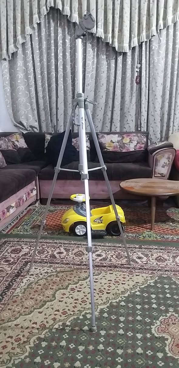 غراض بيت للبيع كلمن وسعره أسعار جدا مناسبه  عنوان حله شارع الحسينيه  رقم الهاتف ***********
