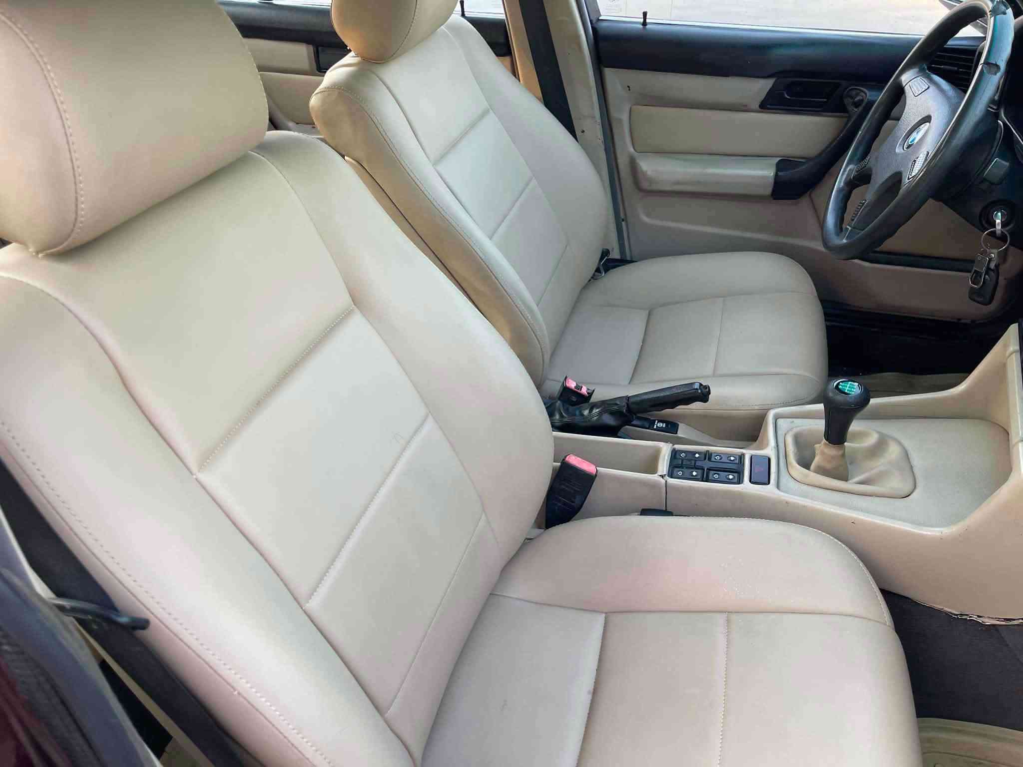 للبيع BMW 520
نضيفه 
كير عادي 
تبريد ثلج 
غرفه جديده 
فتحه سلايت
السيارة مصبوغه جماليه
شرط التحويل
السعر قفل 52 
موصل 
الرقم ***********

نص مكتوب في الصور:
- MOSUL
