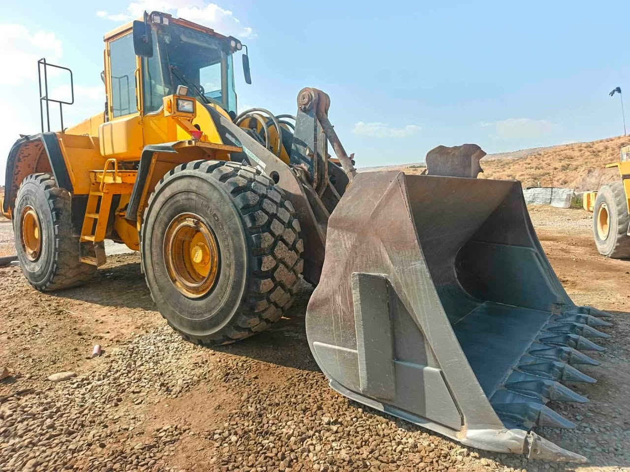 للبیع بۆفرۆشتن
Volvo L150E 2004
مودێل ٢٠٠٤
مەنەفێسە 
مەکینە پەمپ نۆزڵە 
تەبردی بەشەرت 
بێ بۆیاخە 
هیچی نەکراوەتەوە
گێرو ئەسکل تەگەر نەکراوە
تاقم تایەی باشە 
هەموو گیانی بەشەرت

***********
0750363106

کۆڕەکە وەپسپەپ ڤایبەر لەسەرە
