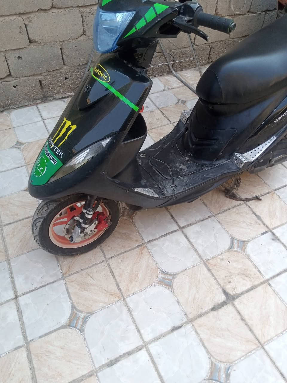 نظيفه • مفتوحه • اسود