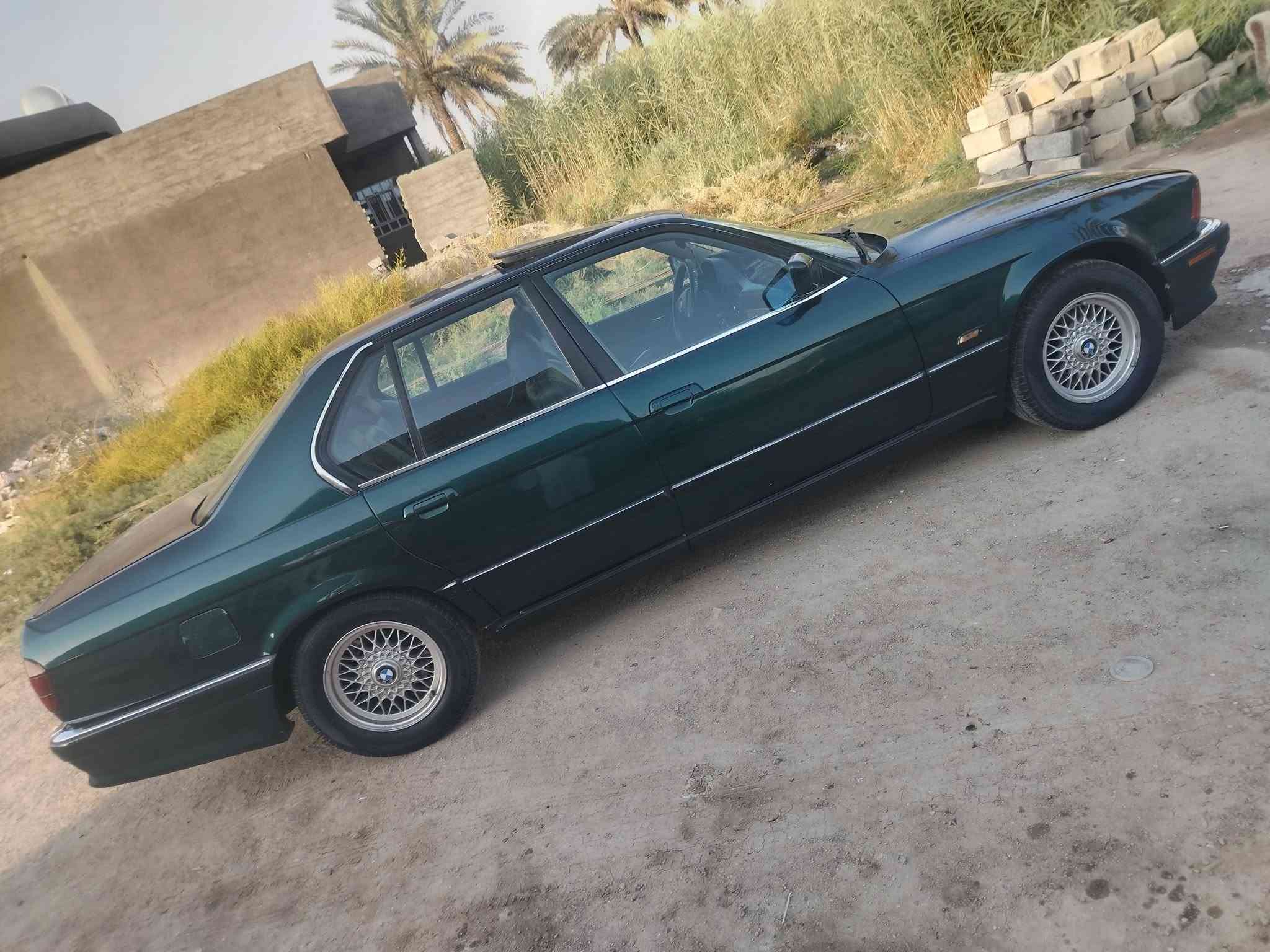 سلام عليكم بي ام موديل 1993 فول موصفات كشانه جلد + كهرباء تخم تايد صدر أمامي خلفي كير ومكينه حاويه  سنويه ل 30 تبريد ثلج  سعر 50 وبيه مجال رقم التواصل *********** الكورك *********** مكان فلوجه صقلاويه

