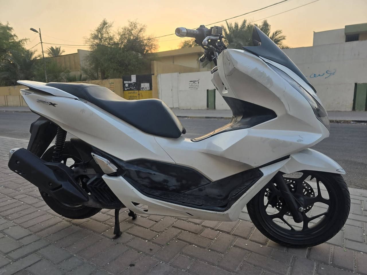 السلام عليكم دراجه pcx جيل رابع كوري
مكفوله كفاله عامه مكينه وين مايعجب وديها والكشر كدام عينك كلب وقتنع حساس ازدحام شغال الاستفسار على الرقم 
   ***********
