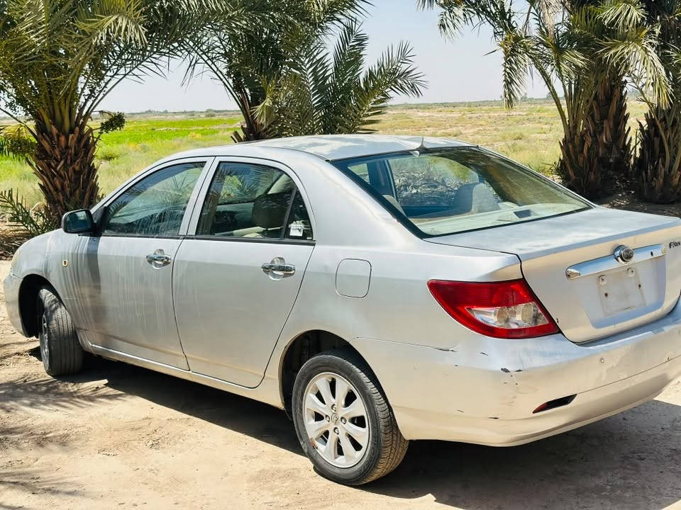 السلام عليكم
بي واي دي للبيع ٢٠١٤ لون سلفري 
سياره جديده كلش مكينه گير بلاد مامبدلات 
 ملاحظه  السياره مال مزايده رقمها يكلف ٣٠٠ الف گمرگها مدفوع يعني بس رقم.
 مكفوله من الضربه والصبغ دواخل جديده 
تبريد شغال خير من الله 
السعر 40 ورقه وبيها مجال
***********
