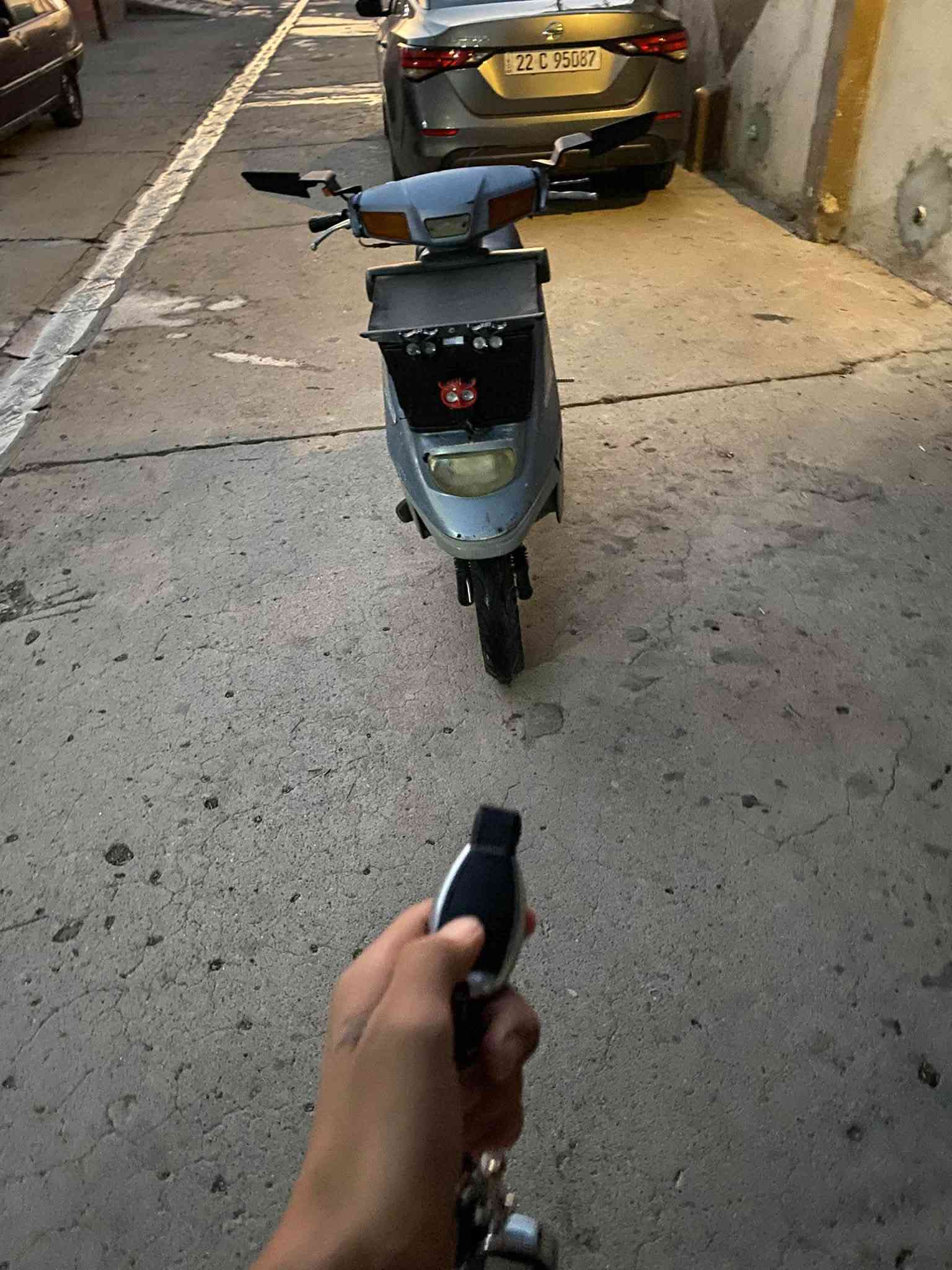 مأطور بزون ياماها
ماطور كلو شرط
محرك معمر جديد  
ويرميني كلو شرط 
ليتات زينون بومه شرط اليه يعمي 
هورن بوش قوي يصطر صطر 
أمريات شبح ماطور ربع ماتصرف عليه 
فقط يردله كبريته أشويه تعبانه 
مطور شرط التحريكه نار 
أشير دبل امامي او خلفي 
سعر 270 بيه مجال
