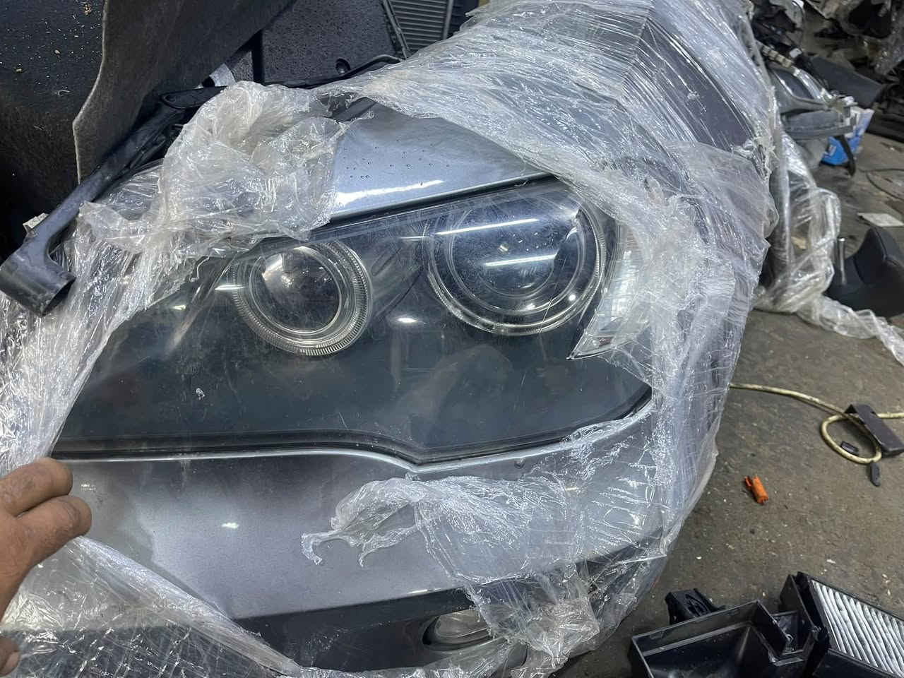 السلام عليكم تم وصول حاويه BMWحديث قديم ٧٠٠ ٥٠٠ صقر خفاش x5 العنوان كربلا الحي الصناعي***********

