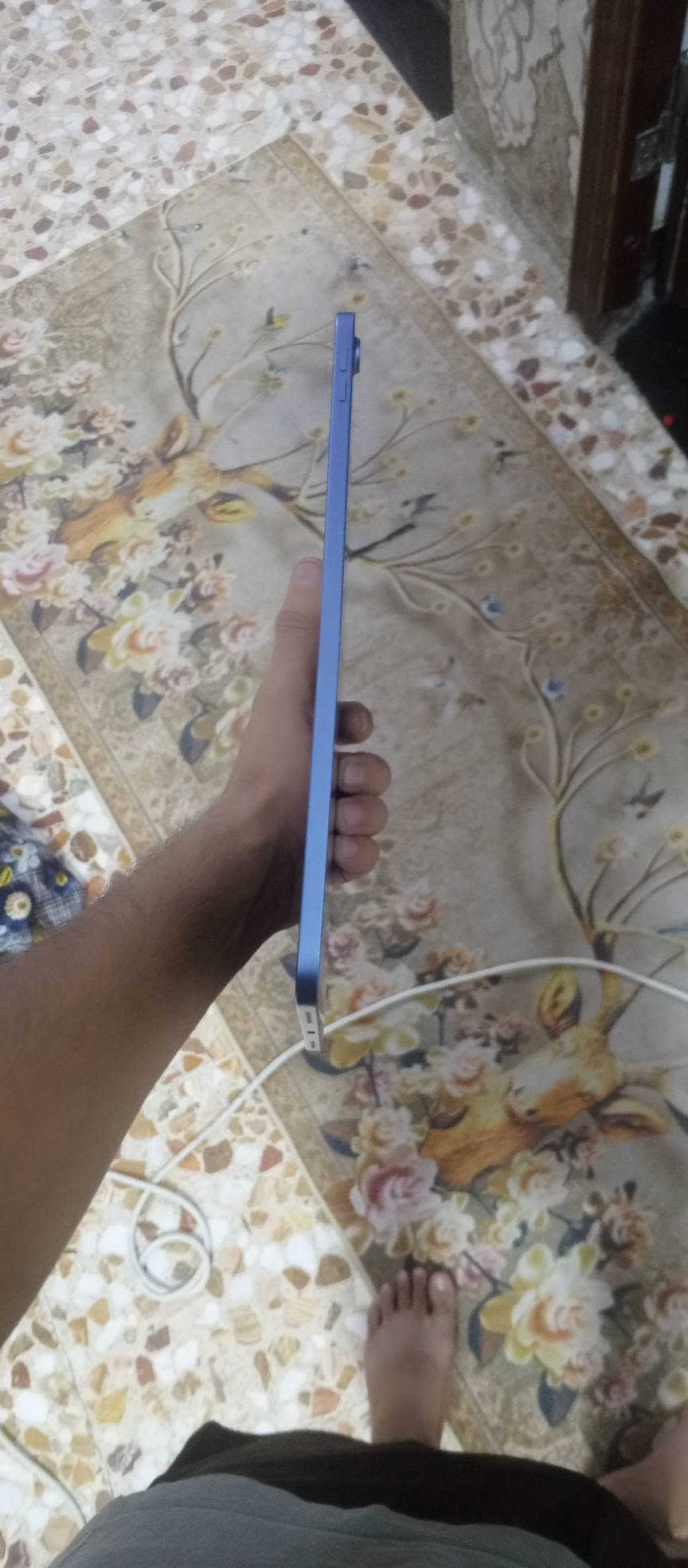 آيباد الجيل العاشر • أزرق بحري • بطارية ٩٠٪