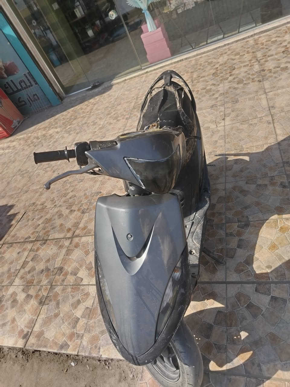 سلام عليكم ماكس عدله دراجه نضيفه بس بيه نواقص قليله دراجه نكره سلف كهربائية كله شغاله 
مكاني بغداد البياع شارع المضخه السعر 450وبيه مجال اتصل ***********
