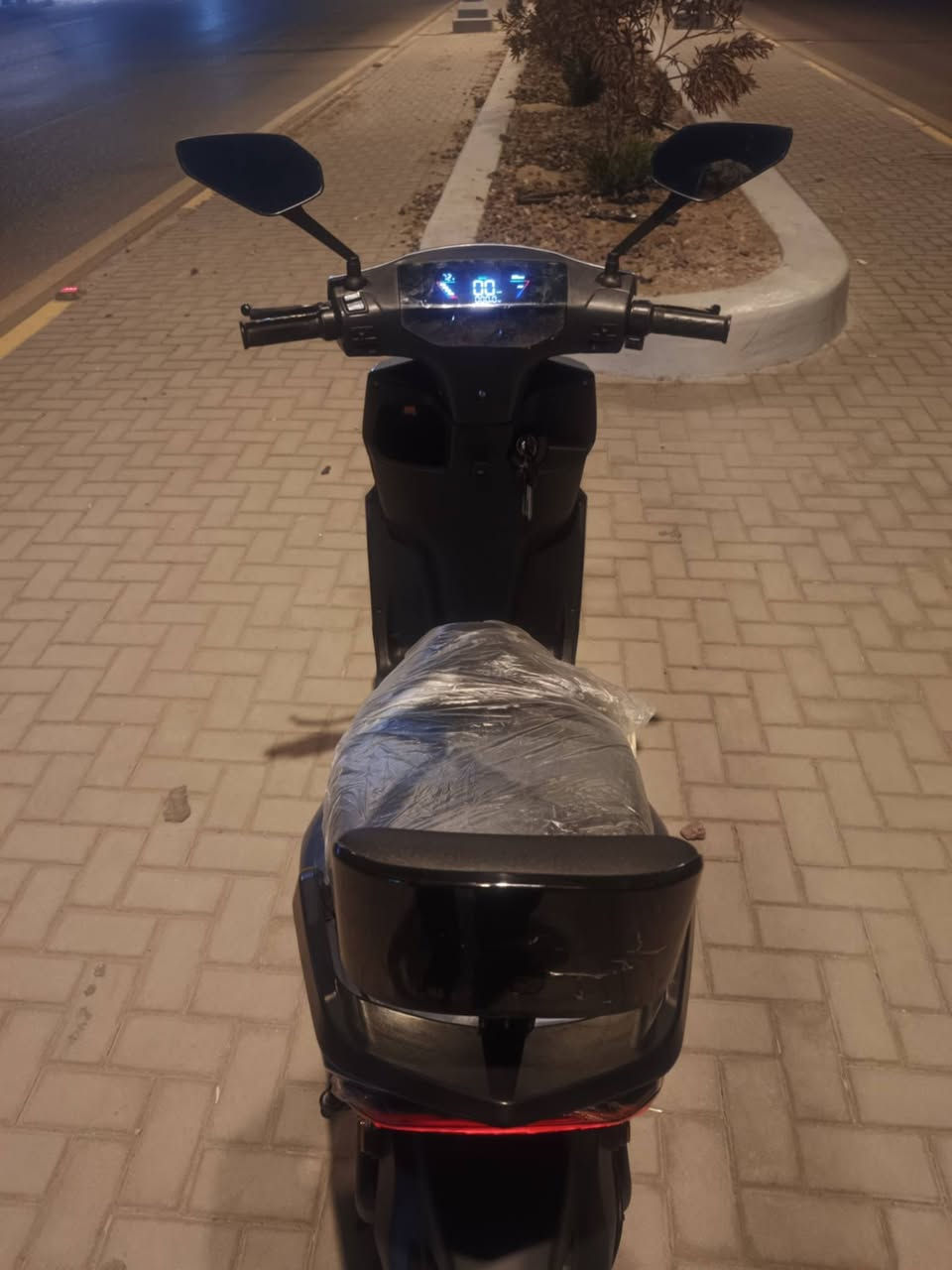السلام عليكم
دراجه شحن حجم كبير  Hvs شركه ريتاج 
شخدام شهر وكم يوم وصل شراء موجود 
ماخذها بتاريخ 20 بشهر ال 7
6بطاريات دراجه شرط كفاله كفاله عامه حته من الزلغ  كهربايات بطاريات عقل بطاريات كفرات شاحنه الاصليه ابلاد ومرايات 
وياها سويجين وبصمه وكارتين تشغيل عن بعد    السعر 750 وبيها مجال قليل حك الجيه  واتساب ***********
عنوان بصره دور الشرطه على شارع القائد
